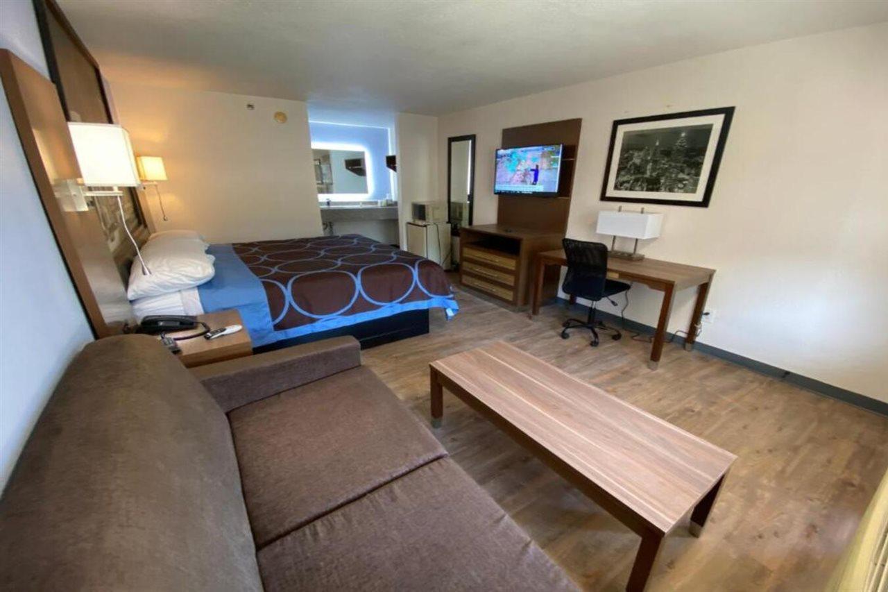 Hotel Super 8 By Wyndham Marietta/West/Atl Area Esterno foto