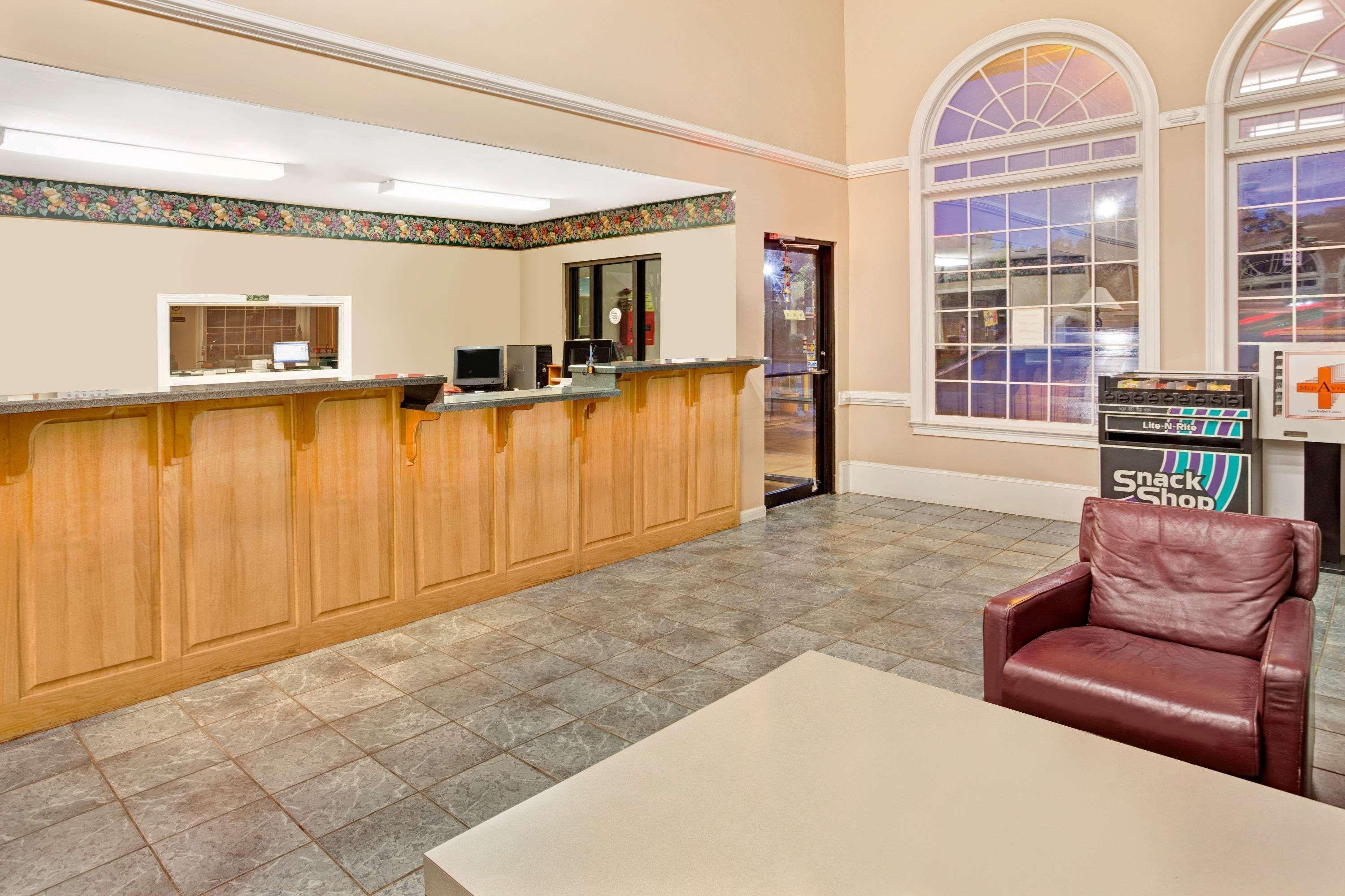 Hotel Super 8 By Wyndham Marietta/West/Atl Area Esterno foto
